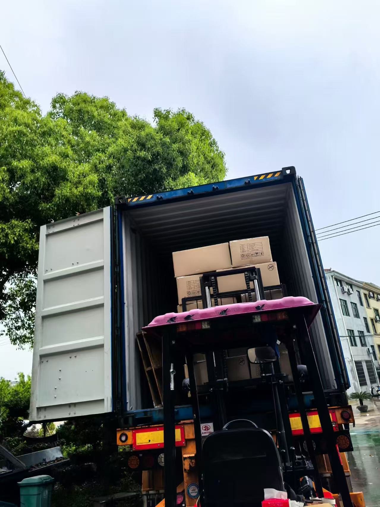 Shipment loading and dispatch